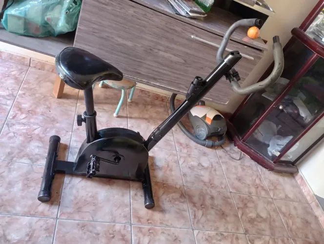 Vendo essa bicicleta ergométrica por 300 reais 