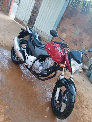 Estou vendendo desse valor por que está com multas de 6 mil.