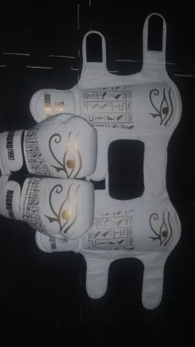 Kit Muay Thai/Boxe Round Fight - Luvas + Caneleira 