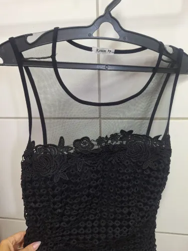 Vestido curto para festa, veste M. R$90 para entrega e R$ 80, para retirada.
