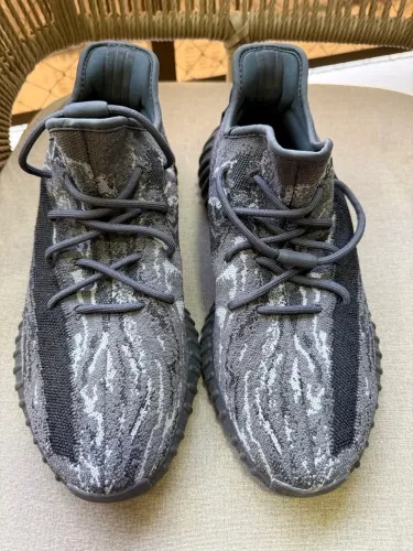 Tênis adidas Yeezy