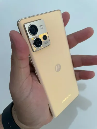 Motorola Moto Edge 30 Fusion 5G 8/256gb Gold Super Conservado