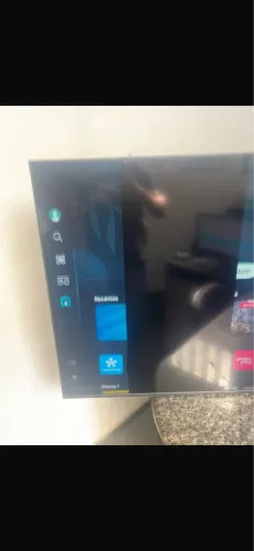 Televisor Samsung com defeito na tela un50cu8000