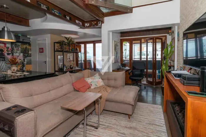 Cobertura Sofisticada de 105 m² com Lareira, Spa e 2 Vagas na Pompeia!