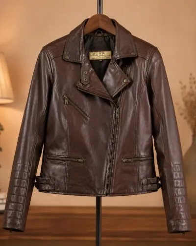 JAQUETA FEMININA DE COURO MARROM ? ESTILO BIKER / FASHION ?
