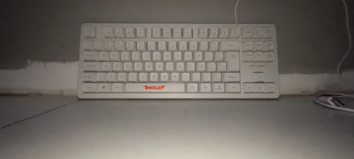 Teclado tgt 75% de membrana contendo rgb