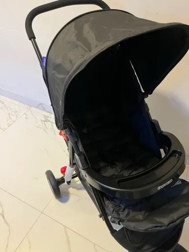 Vendo carrinho de bebê e bebê conforto