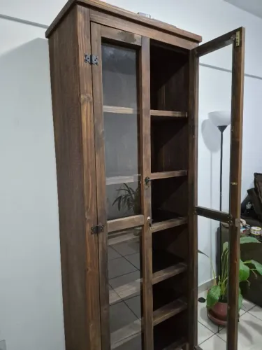 Estante de Livros