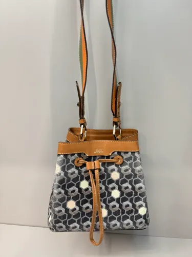 bolsa arezzo couro tote