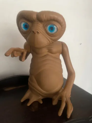 Boneco Et