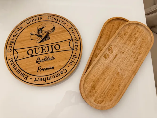 Kit Tábua Giratória + 2 Bandejas em Madeira