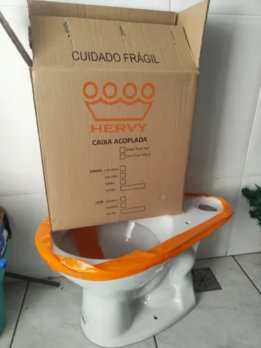 Vaso Sanitário Branco Caixa Acoplada 6 Litros com Kit para Instalação Hervy - Liberty