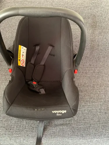 Bebê conforto pra carro marca voyage