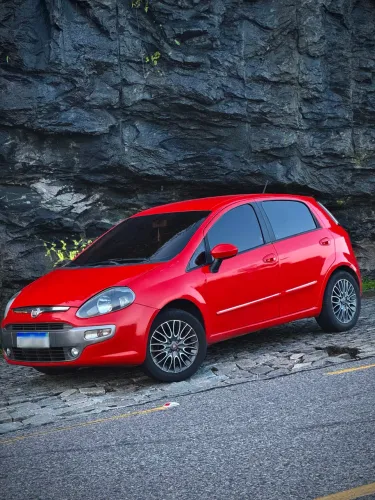 Fiat Punto Sporting 1.8 Flex 8v/16v 5P 2013