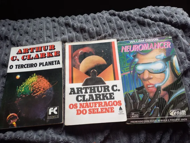 3 livros de ficção científica por 45