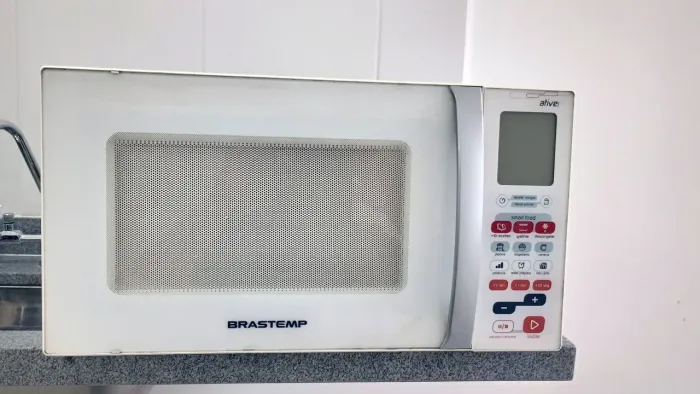 Microondas Brastemp 30 litros conservado