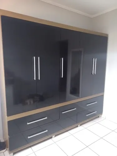 Guarda-roupa Casal 2,30 m - Muito Espaçoso e conservado