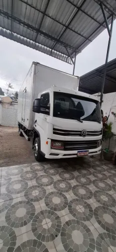 Vende-se caminhão bau 11.180