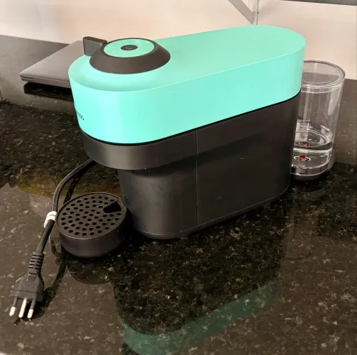 Nespresso Vertuo Pop Aqua com garantia - R$ 250
