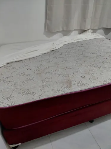 Cama de Casal Usada.