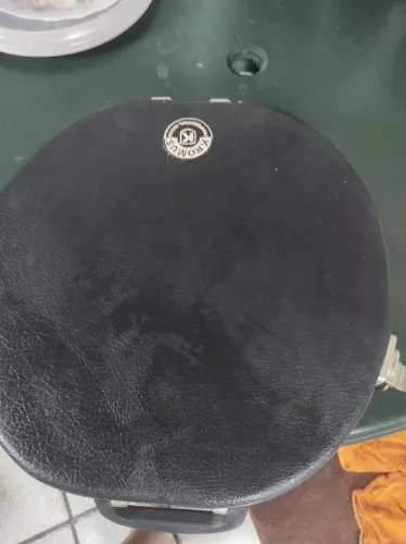 Vendo pandeiro contemporânea mais case muito bem conservado por 500,00 R$
