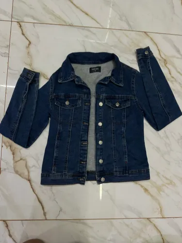 Casaco jeans marfinno P Retirar no centro  20$