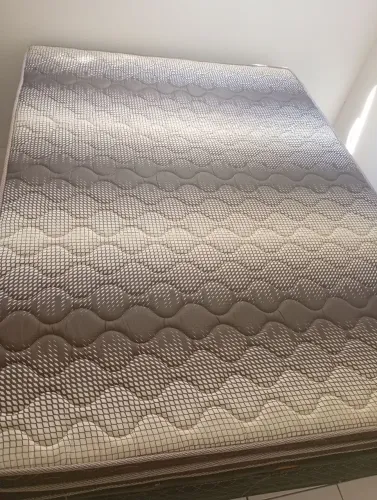 Cama box com colchão solto ortopédico