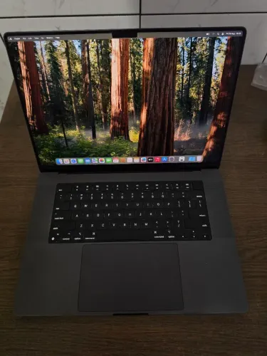 Apple macbook pro 16 A2991 m3 pro 18gb 512ssd top
