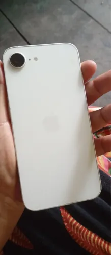 iPhone 16e