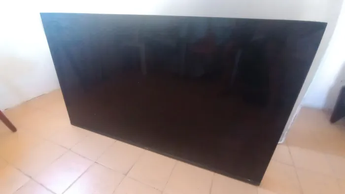 TV Philips 55" - mod. 55PUG7406/78(Retirar peças)
