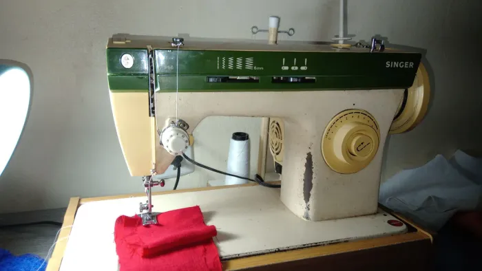 Maquina de costura singer