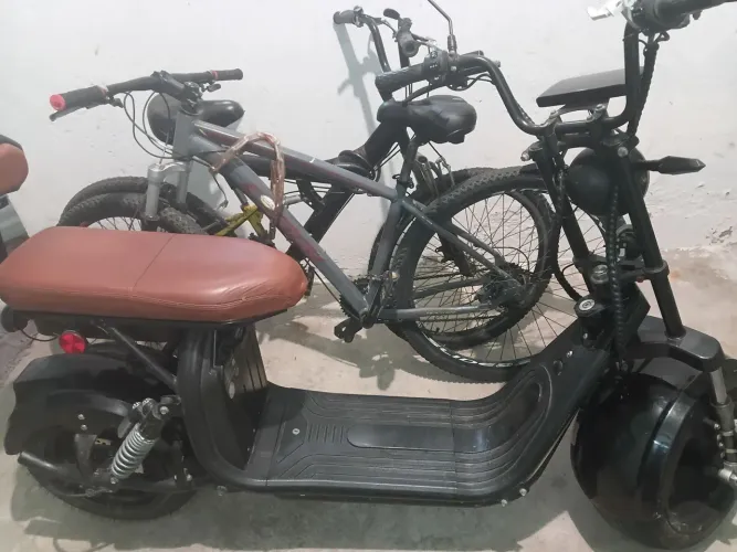 Vendo scooter elétrica ou troco por bicicleta elétrica voltando um valor