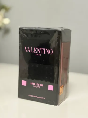 Valentino intense lacrado 