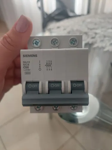 Disjuntor trifásico siemens NOVO
