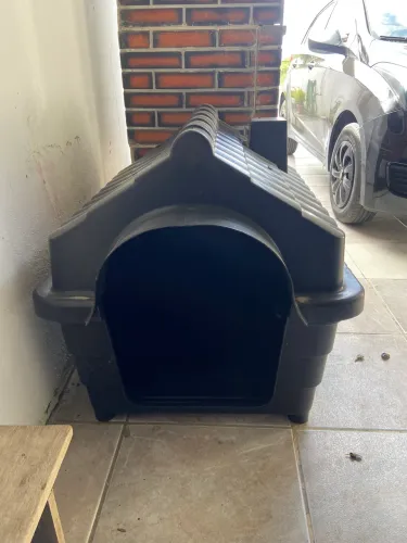 Vende se casinha de cachorro grande