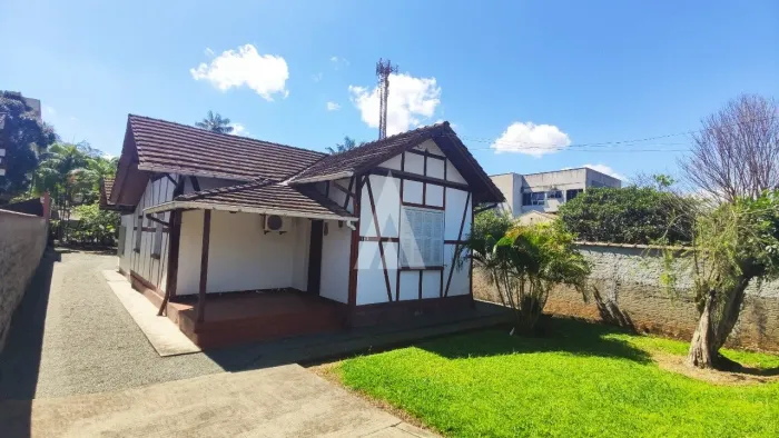 Terreno com 654,20 m² à venda no bairro Anita Garibaldi em Joinville-SC por R$ 900.000,00.