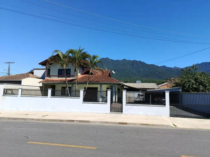 Casa no centro da cidade (Sobrado)