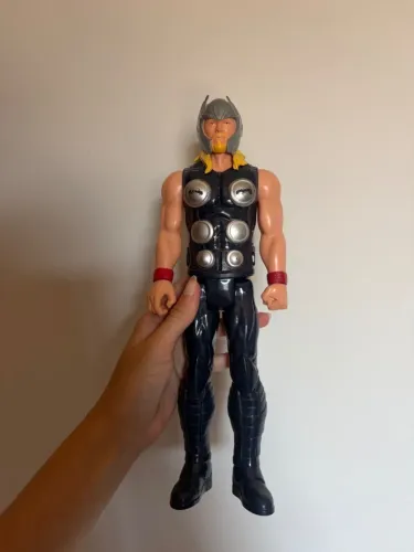 Boneco articulado Thor
