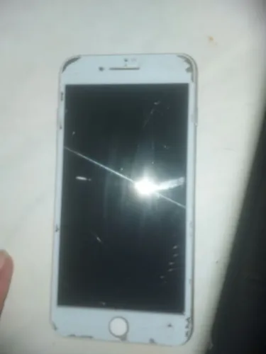 IPhone 7 plus funciona normal apenas alguns trinco