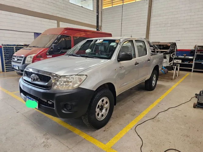 Toyota Hilux CD D4-d 4X4 2.5 16V 102cv TB Dies. 2009