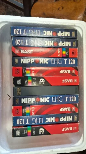 fitas de vídeo VHS usadas das marcas BASF e Nipponic para decoração artesanato ou uso.