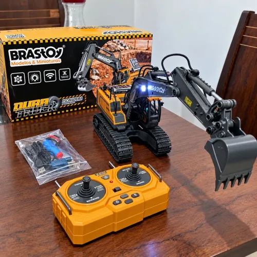 Escavadeira Controle Remoto 2.4GHz com Bateria Recarregável