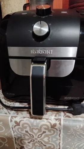 Vendo uma Air fryer semi usada 110