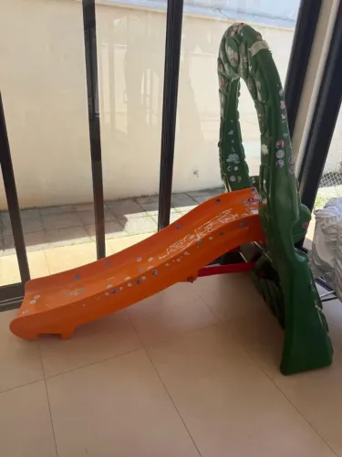 Brinquedo escorregador 