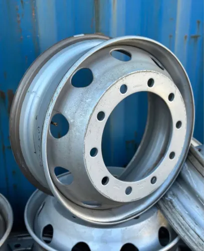 RODA DE AÇO 22.5x7.50 SEMI-NOVA IVECO 