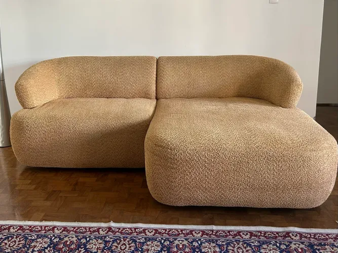 Sofá bouclé com chaise