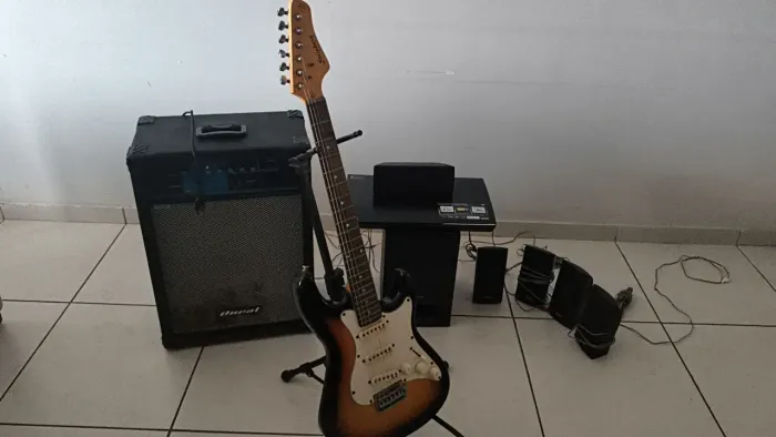 Caixa de som home guitarra