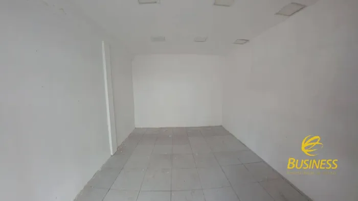 Ponto Comercial, na Avenida Bezerra de Menezes, frente ao North Shopping
