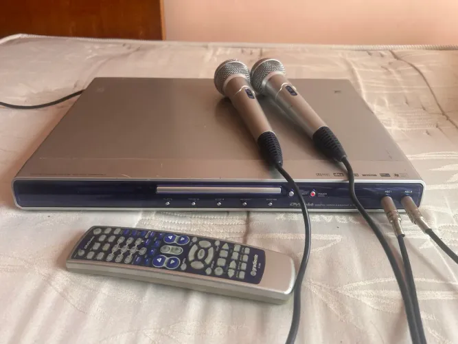 Karaokê DVD gradiente com 2 microfones