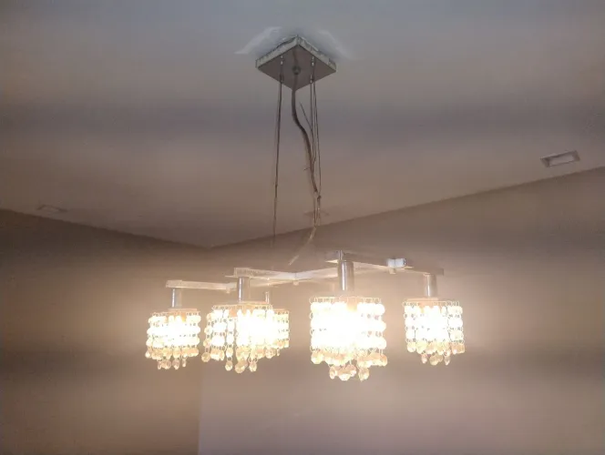Lustre de cristal com 6 cubos